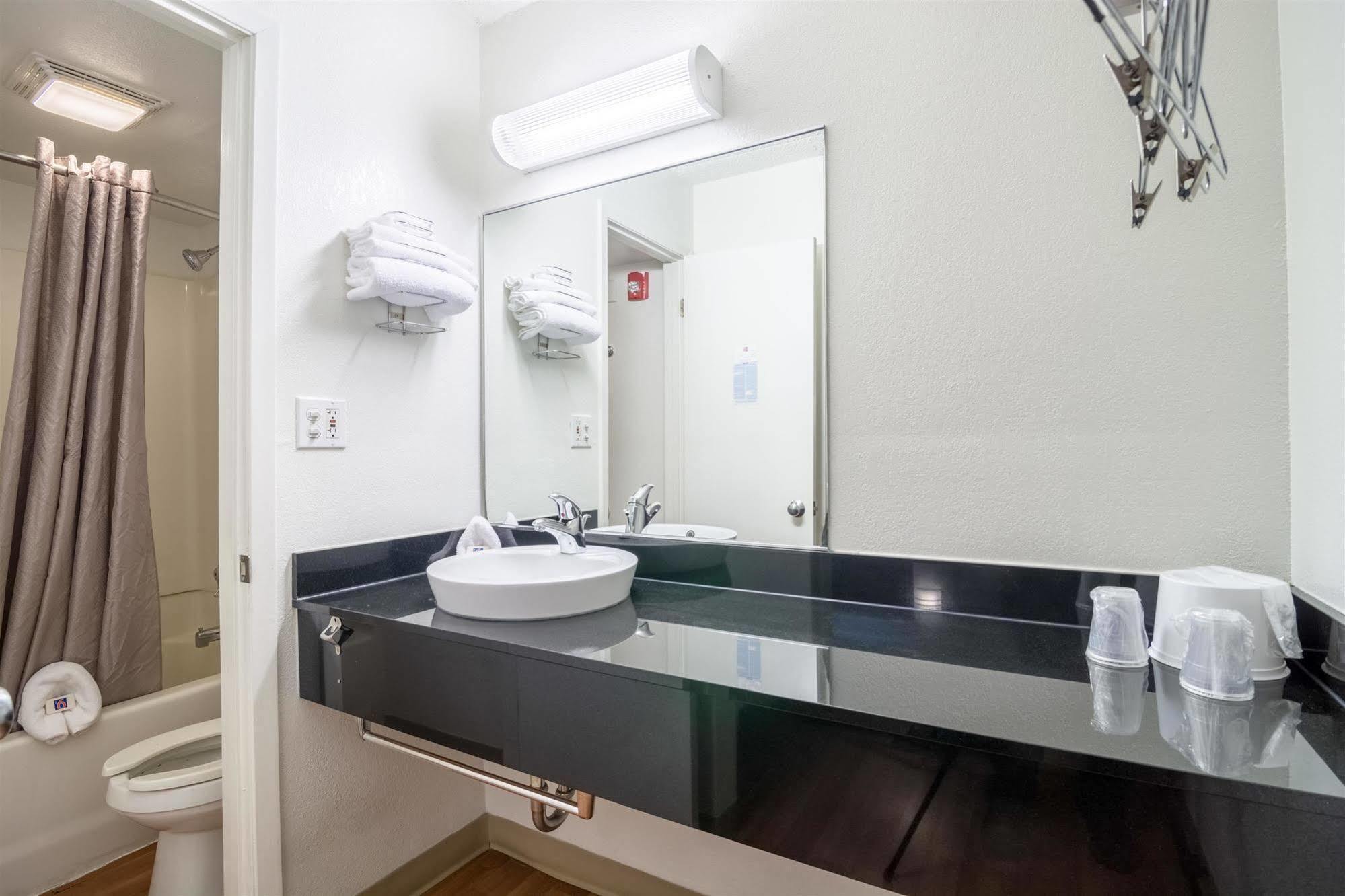 Motel 6 Chicago Southwest - Aurora Luaran gambar