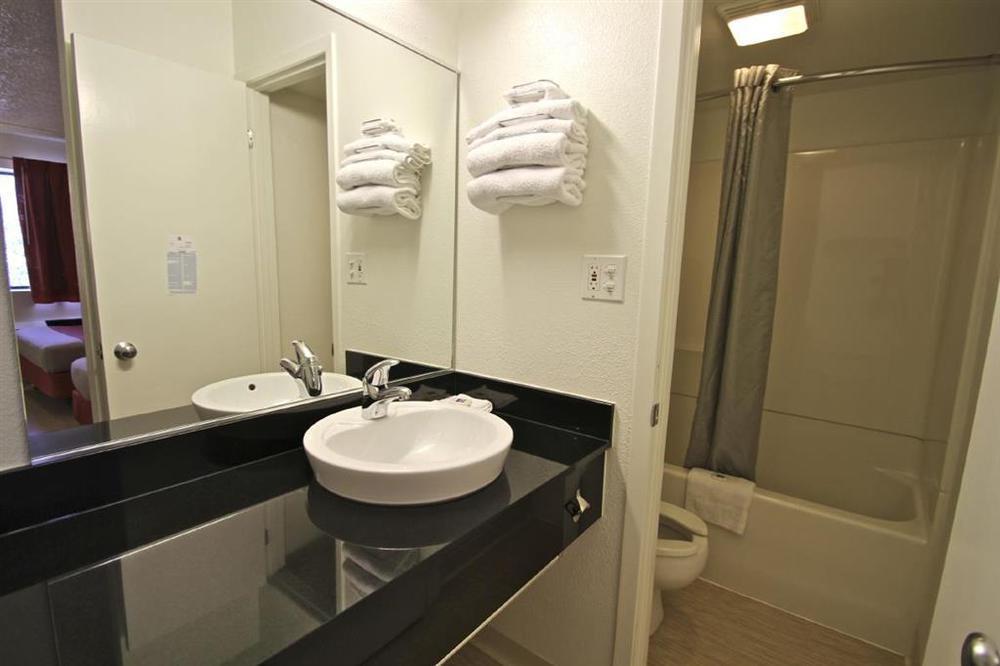 Motel 6 Chicago Southwest - Aurora Bilik gambar